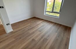 1/2 Duplex, 117mp,  despărțit prin camera tehnică