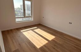 1/2 Duplex, 117mp,  despărțit prin camera tehnică