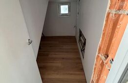 1/2 Duplex, 117mp,  despărțit prin camera tehnică