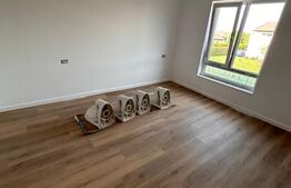 1/2 Duplex, 117mp,  despărțit prin camera tehnică