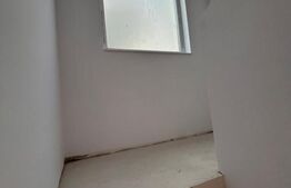 1/2 Duplex, 117mp,  despărțit prin camera tehnică