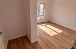1/2 Duplex, 117mp,  despărțit prin camera tehnică