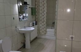 Casa de vanzare, 6 camere, 535 mp, zona Varias 