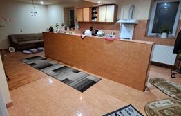 Casa de vanzare, 6 camere, 535 mp, zona Varias 