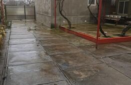 Casa de vanzare, 6 camere, 535 mp, zona Varias 