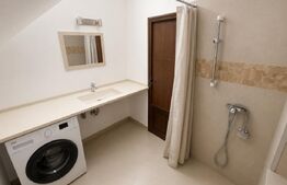 Apartament 3 camere, la mansardă intrare separată, 50 mp