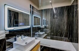 Apartament cu 3 camere, 80 mp, 2 băi, terasă 11 mp, zona Centrala