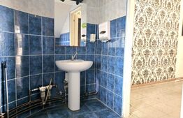 Spatiu comercial, 50 mp, parter inalt, zona Sinaia