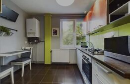 Apartament cu 2 camere, 50 mp+ 2 balcon, zona Centrala