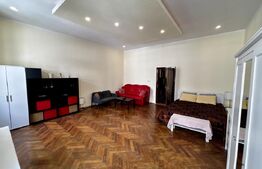 Apartament ultracentral, 2 camere decomandate, parcare privată, centrală proprie