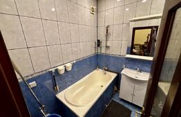 Apartament ultracentral, 2 camere decomandate, parcare privată, centrală proprie