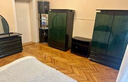 Apartament 3 camere la casă, mobilat, cu terasă și parcare în curte