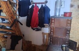 Casa de vanzare, 97 mp, zona Nadrag 