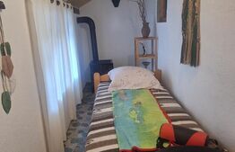 Casa de vanzare, 97 mp, zona Nadrag 