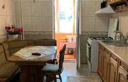 Apartament 3 camere decomandat ,66 mp, Zona Soarelui