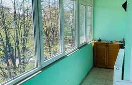 Apartament de inchiriat cu doua camere situat in spatele Facultatii de Medicina