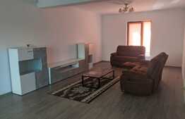 Triplex de vanzare, 190 mp utili, teren 168 mp, mobilata, Giroc