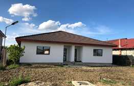 Oferim spre vanzare 1/2 duplex dreapta 82m