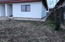 Oferim spre vanzare 1/2 duplex dreapta 82m