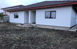 Oferim spre vanzare 1/2 duplex dreapta 82m