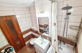 Apartament de 2 camere, decomandat, etaj intermediar, zona Lipovei