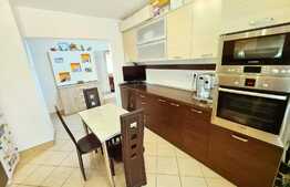 Apartament de 2 camere, decomandat, etaj intermediar, zona Lipovei