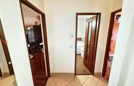 Apartament de 2 camere, decomandat, etaj intermediar, zona Lipovei