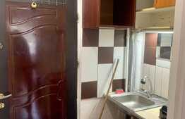 Garsoniera de vanzare situata la etajul 1, zona UMT