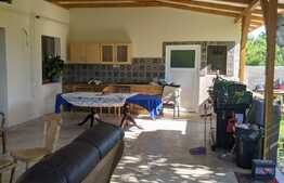 Casa individuala, 260 mp utili, 1052 mp teren, Ghiroda