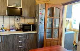 Apartament 3 camere, decomandat, 70 mp, zona Soarelui