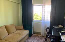 Apartament 3 camere, decomandat, 70 mp, zona Soarelui