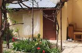 Casa la curte comuna, 55 mp utili, zona Iosefin!