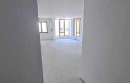 Apartament de 3 camere de vanzare, 83 mp utili