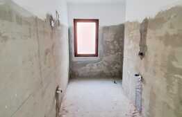 Vanzare apartament de 3 camere, 104 mp utili