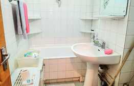 Apartament 2 camere, 45 mp, etaj intermediar, situat in zona Lipovei