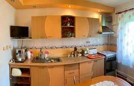 Apartament de 3 camere, 2 balcoane, cu o suprafata de 70 mp, zona Bucovina