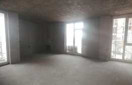 Vanzare apartament de 2 camere, logie, etaj intermediar