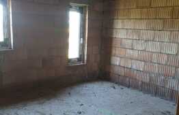 Casa individuala semifinisata, 552 mp teren, zona linistita, Giroc