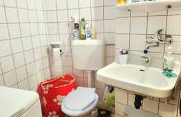 Apartament 3 camere, decomandat, 65 mp, zona Lipovei  