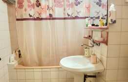 Apartament 3 camere, decomandat, 65 mp, zona Lipovei  