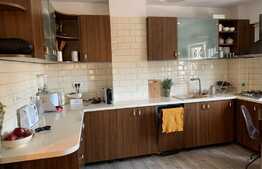 PENTHOUSE pe 2 niveluri, 140 mp utili, zona Modern