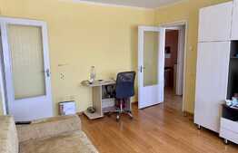 Apartament de 4 camere, etaj intermediar, zona Sagului