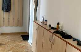 Apartament de 4 camere, etaj intermediar, zona Sagului