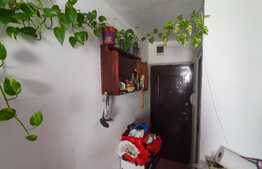 Garsoniera de vanzare, etaj intermediar, zona Dambovita!