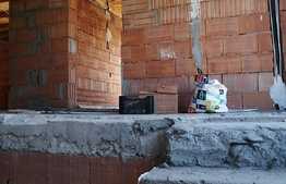 Casa la rosu, teren 665 mp, 208 mp utili