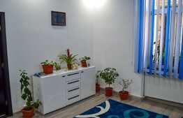 Apartament 3 camere, semidecomandat, zona Sinaia