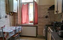 Apartament 3 camere, semidecomandat, zona Sinaia