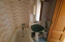 Apartament de 3 camere, decomandat, 56 mp, zona Lipovei