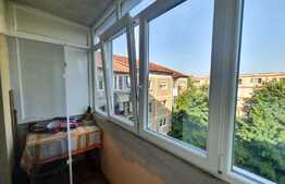 Apartament de 3 camere, decomandat, 56 mp, zona Lipovei