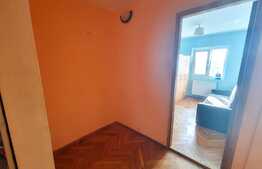 Apartament de 3 camere, decomandat, 56 mp, zona Lipovei